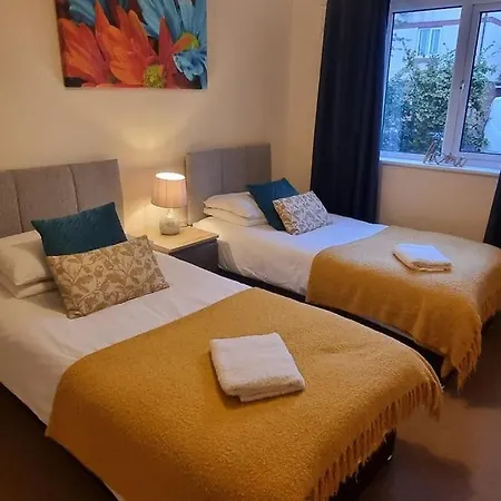 2 Bed Ground Floor In Cumbria & Parking Apartment Harraby