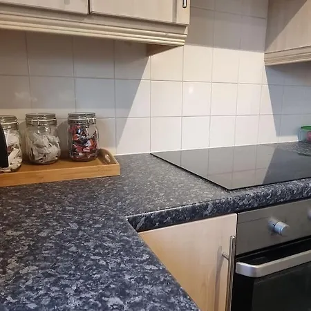Daire 2 Bed Ground Floor In Cumbria & Parking