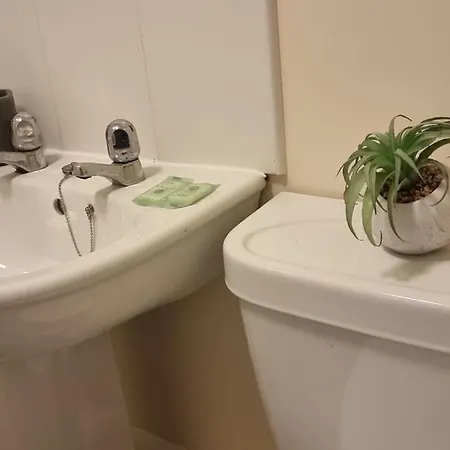 2 Bed Ground Floor In Cumbria & Parking *