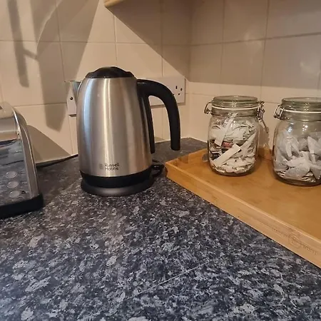 Daire 2 Bed Ground Floor In Cumbria & Parking Harraby